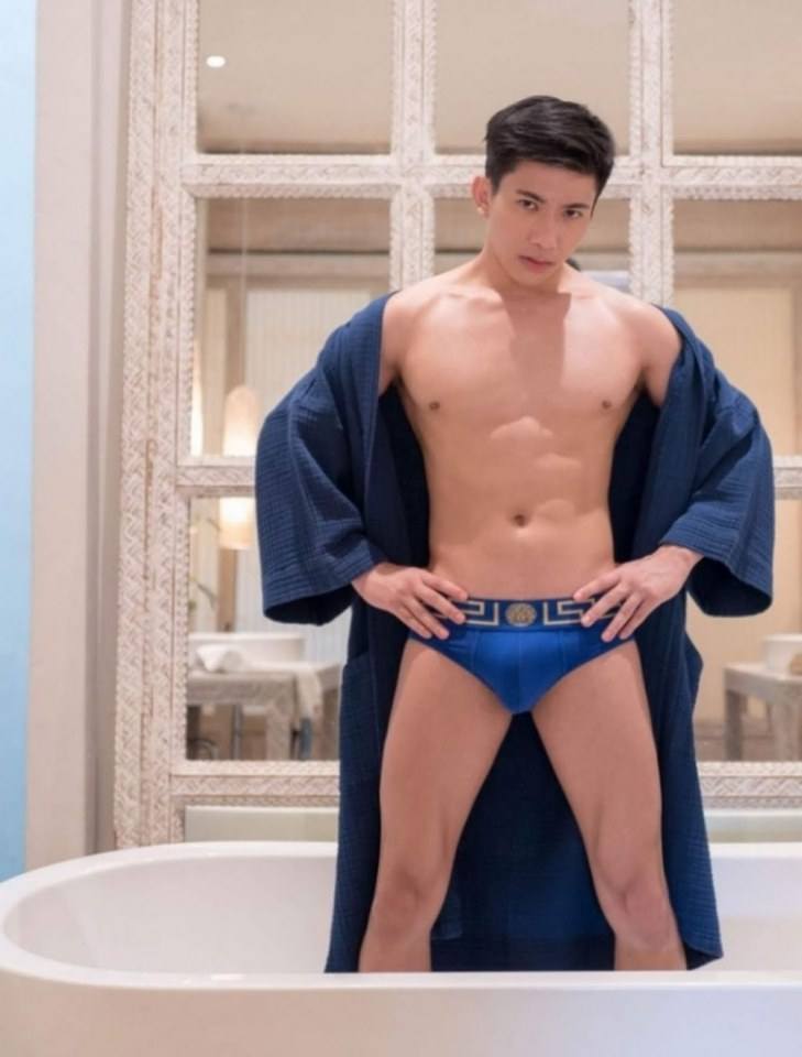 หนุ่มหล่อขึ้นปก 206.1