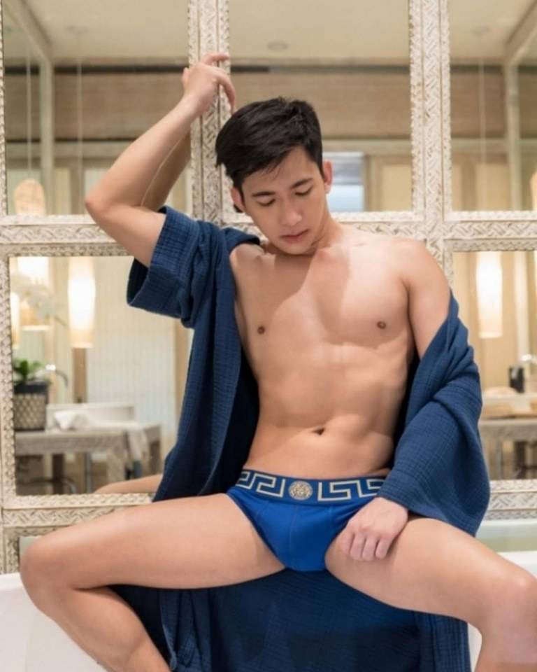 หนุ่มหล่อขึ้นปก 206.1