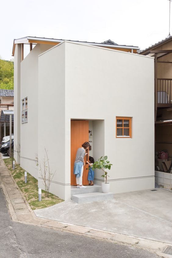 คนรัก บ้าน และภายใน 241