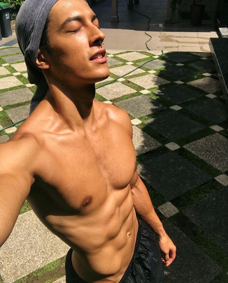 หล่อบ้างน่ารักบ้าง ๓๑