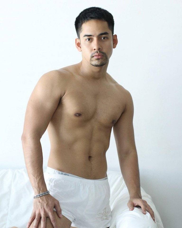 หล่อบ้างน่ารักบ้าง ๓๒