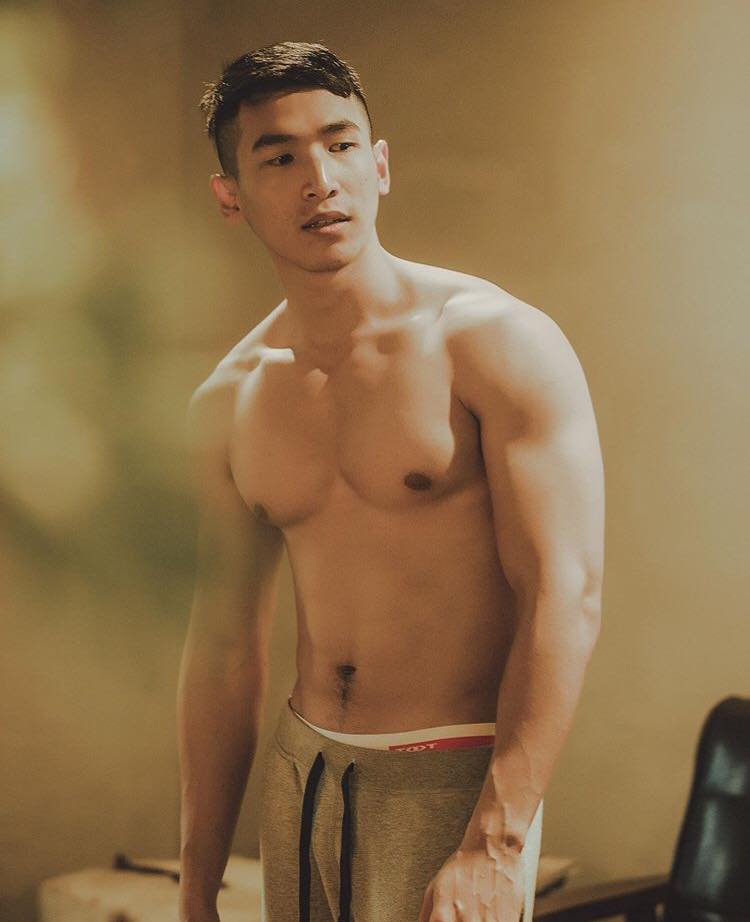 หล่อบ้างน่ารักบ้าง ๓๓
