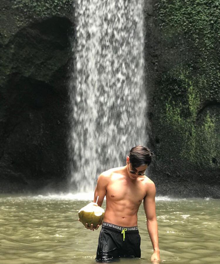 หล่อบ้างน่ารักบ้าง ๓๓
