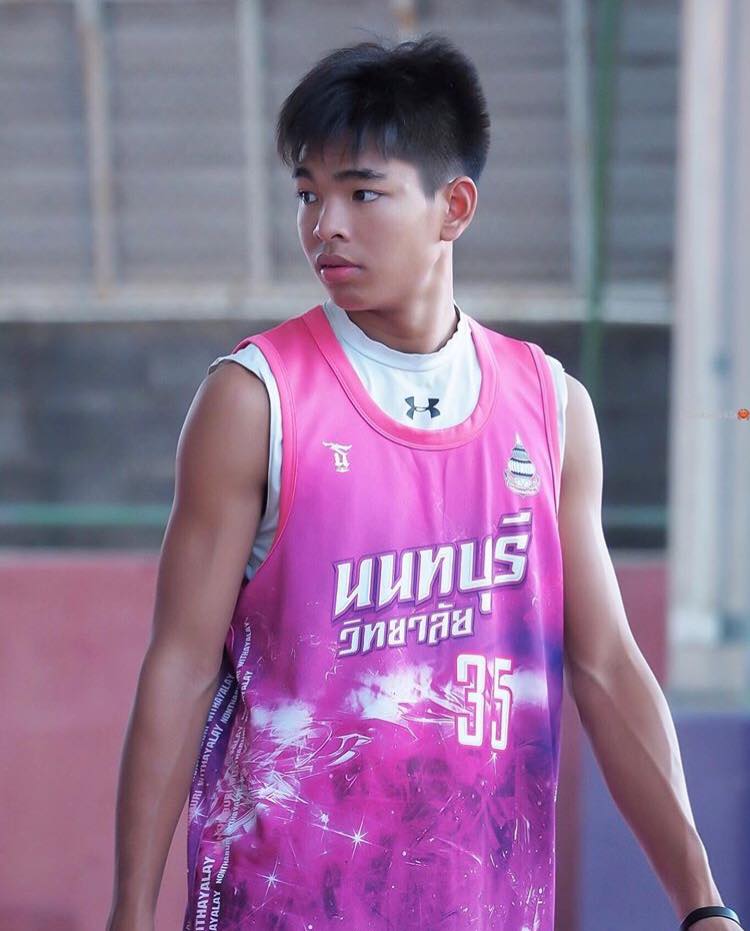 หล่อบ้างน่ารักบ้าง ๓๓