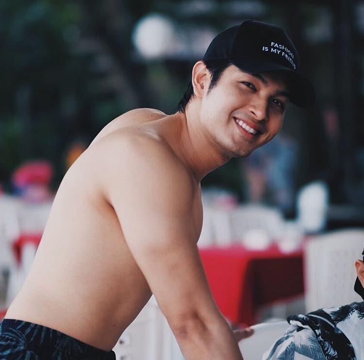 หล่อบ้างน่ารักบ้าง ๔๒