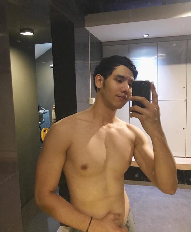 หล่อบ้างน่ารักบ้าง ๔๔