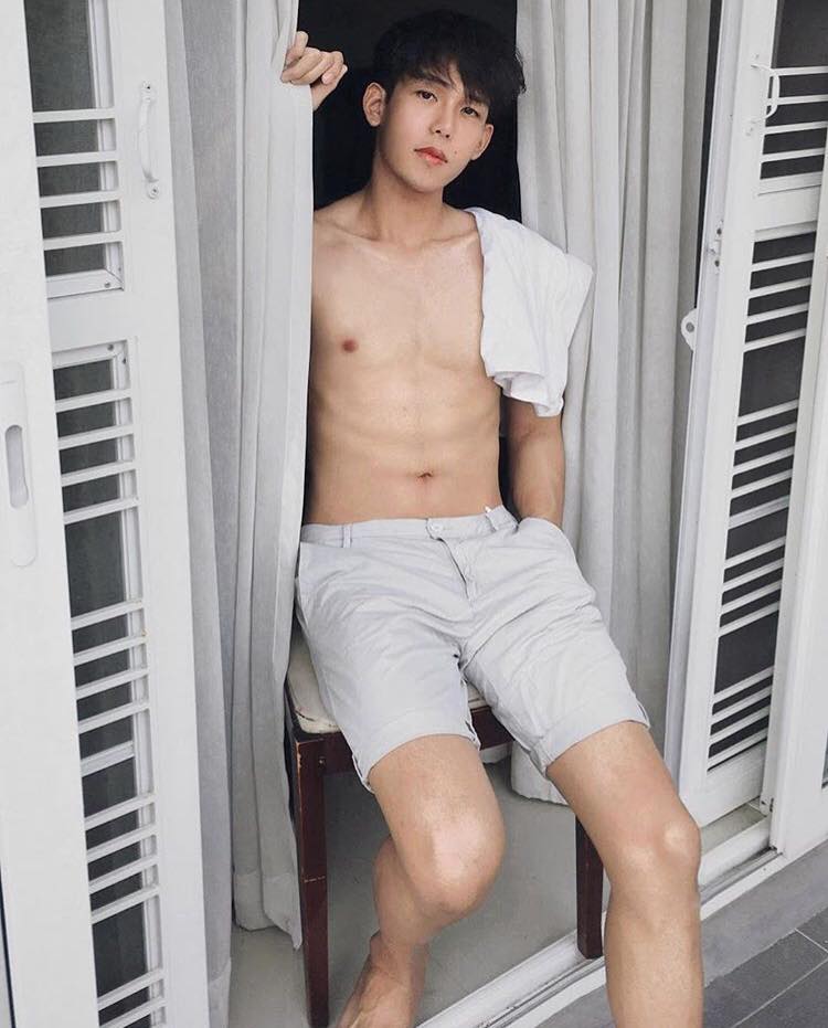 หล่อบ้างน่ารักบ้าง ๔๔