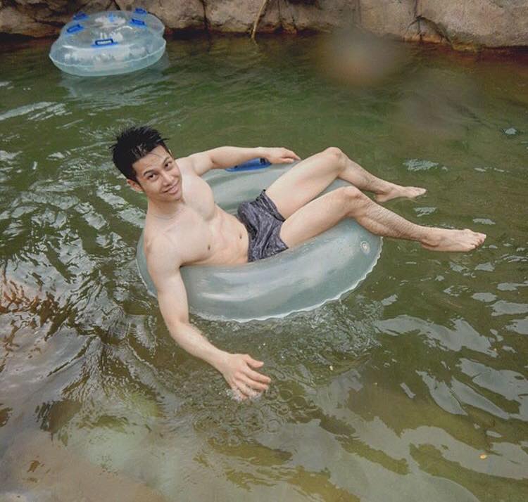 หล่อบ้างน่ารักบ้าง ๔๔