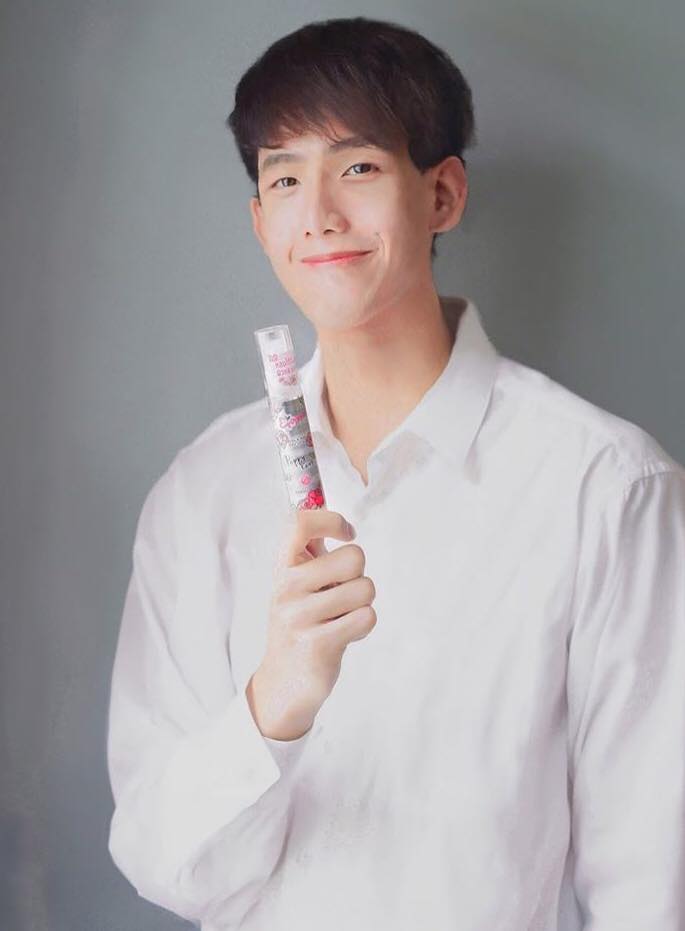 หล่อบ้างน่ารักบ้าง ๔๔
