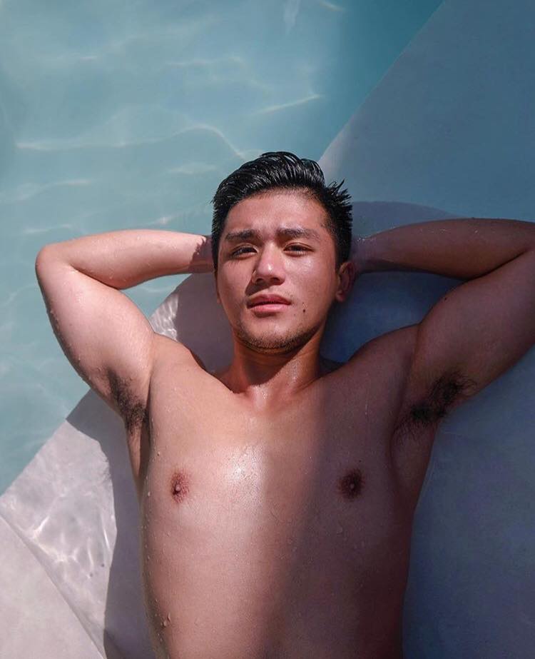หล่อบ้างน่ารักบ้าง ๔๔