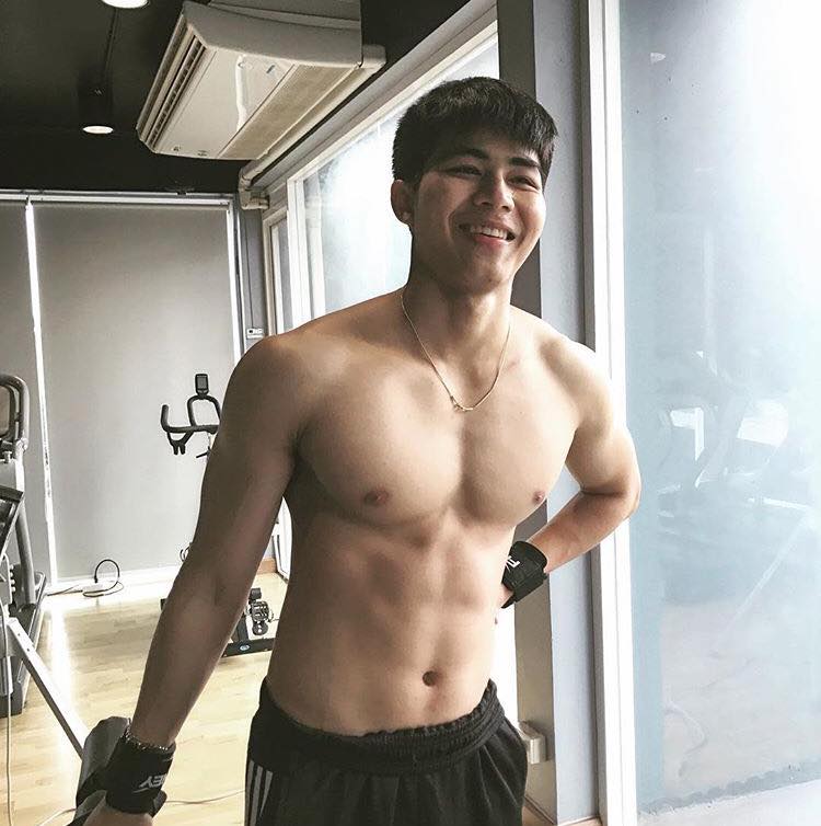 หล่อบ้างน่ารักบ้าง ๔๔