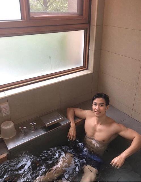 หล่อบ้างน่ารักบ้าง ๔๔