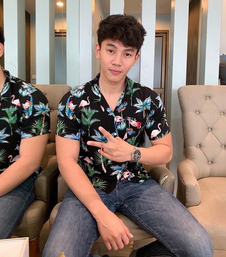 หล่อบ้างน่ารักบ้าง ๔๔