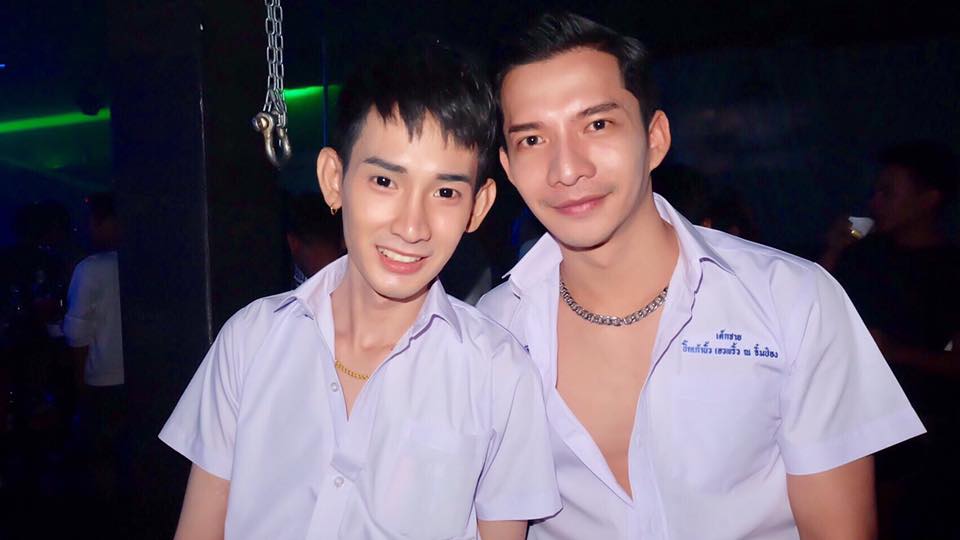 หล่อบ้างน่ารักบ้าง ๔๘
