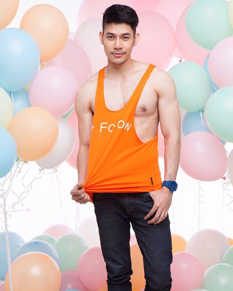 หล่อบ้างน่ารักบ้าง ๔๘