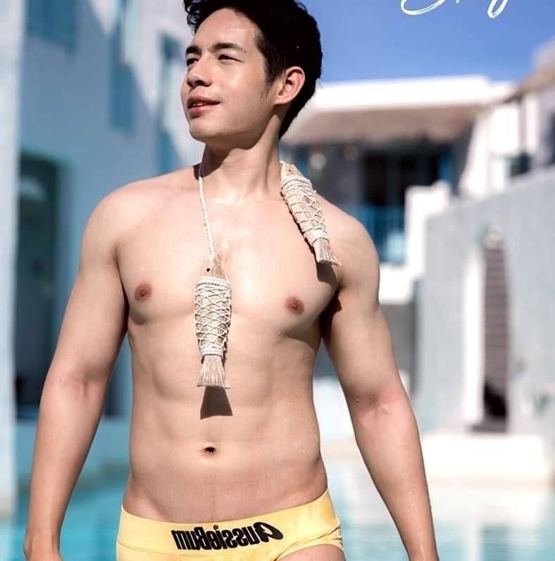 หล่อบ้างน่ารักบ้าง ๔๘