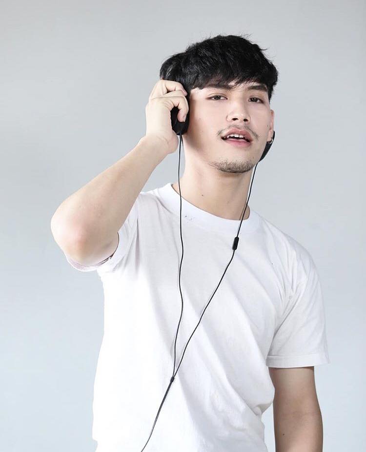 หล่อบ้างน่ารักบ้าง ๕๐