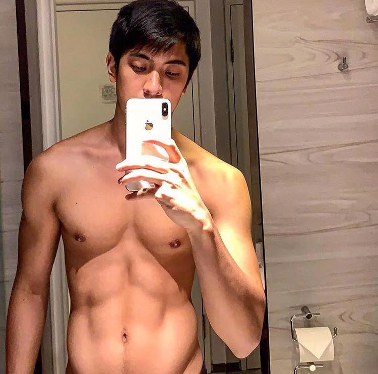 หล่อบ้างน่ารักบ้าง ๕๑