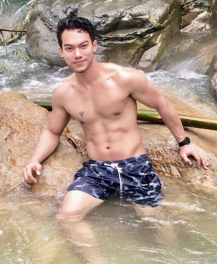 หล่อบ้างน่ารักบ้าง ๕๔