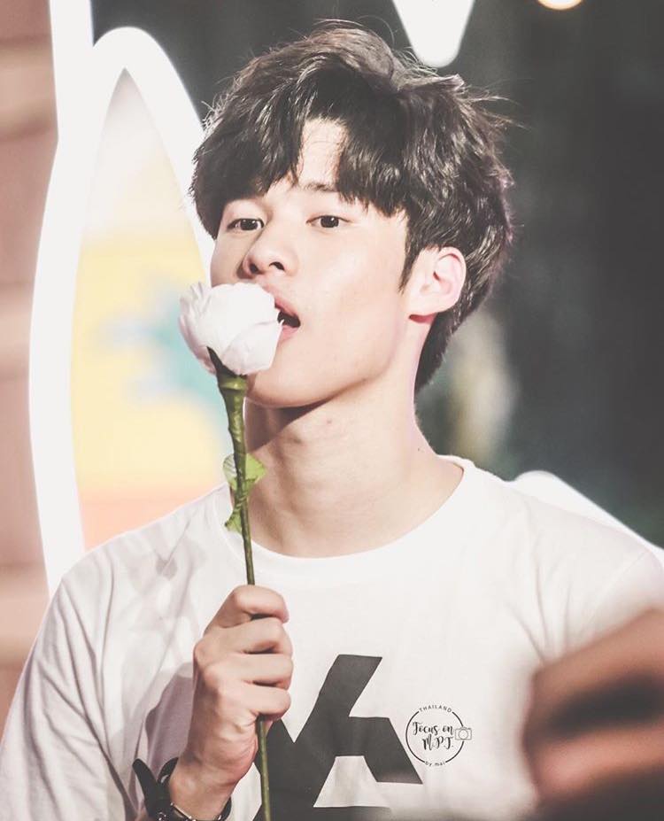 หล่อบ้างน่ารักบ้าง ๕๕