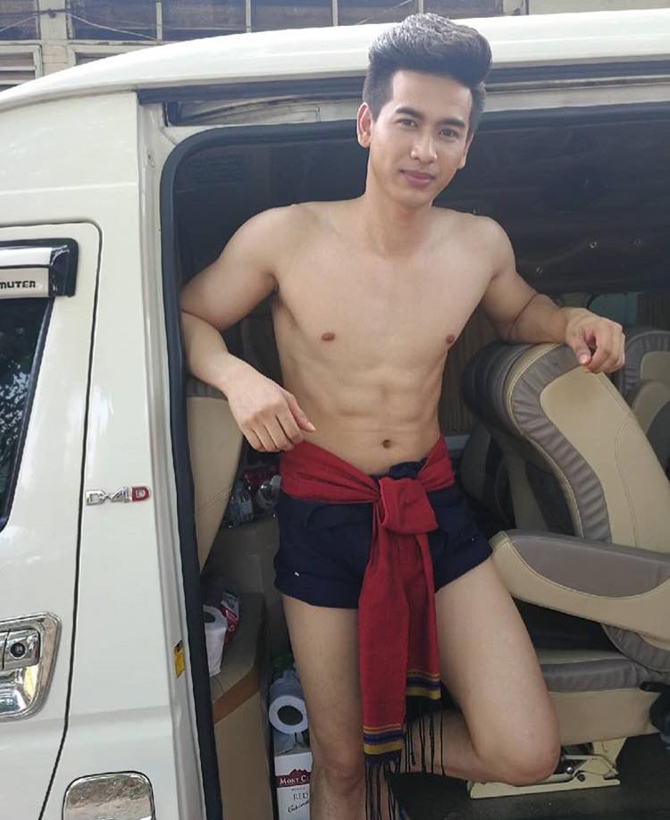 หล่อบ้างน่ารักบ้าง ๕๕
