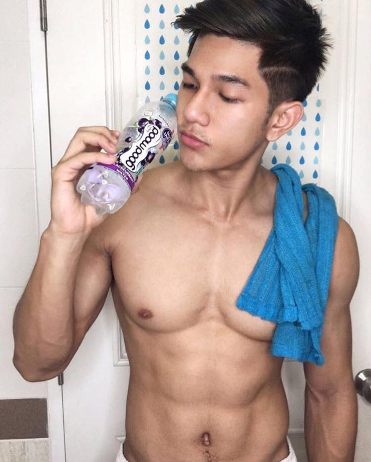 หล่อบ้างน่ารักบ้าง ๕๗