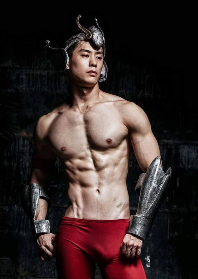 หนุ่มหล่อขึ้นปก 210