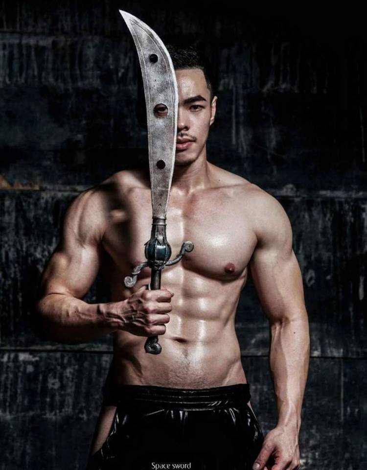 หนุ่มหล่อขึ้นปก 210