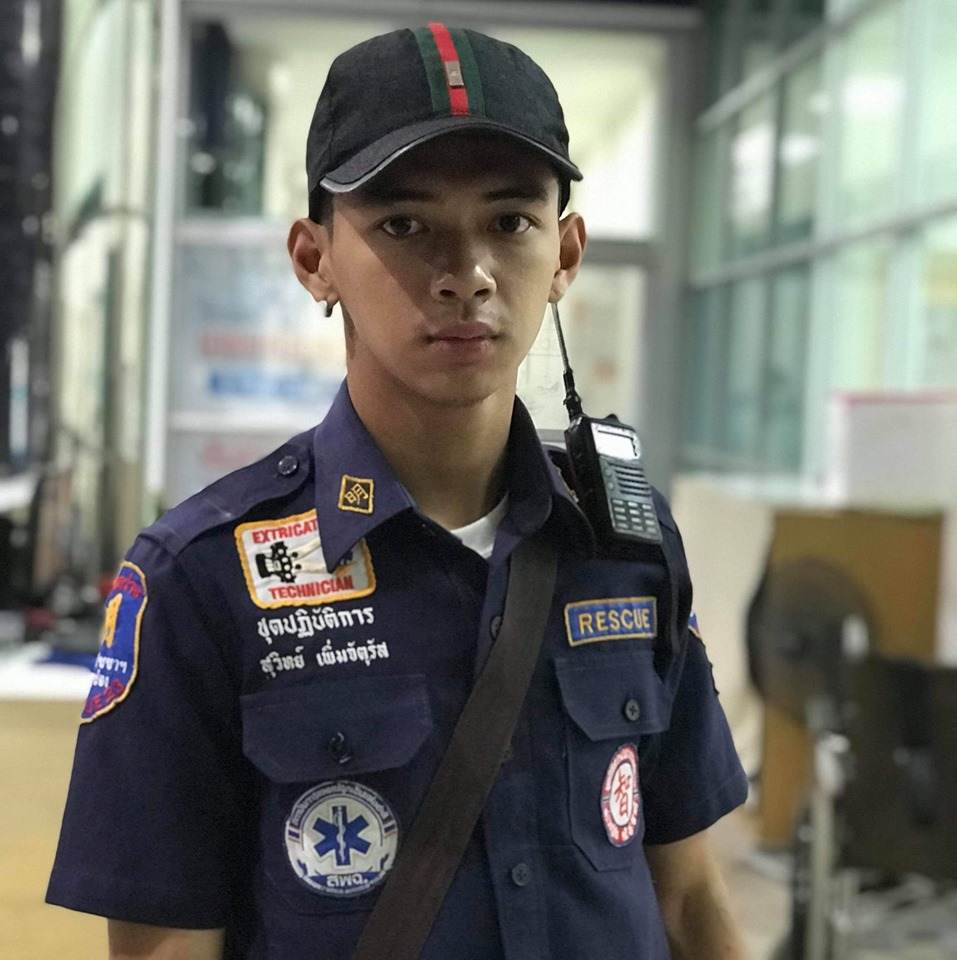 เปิดวาร์ปหนุ่มกู้ภัย  อาสาจับงู แต่โดนตำรวจจับ
