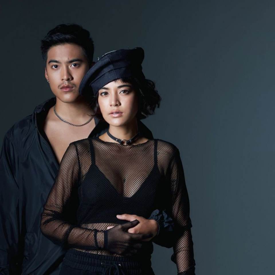 ภาพพรีเวดดิ้งคือเท่มากคร๊าาาา มีความคุมโทนเว่อ ฤกษ์ดีแต่งวันที่ 4 ก.ค.นี้จร้าาา
