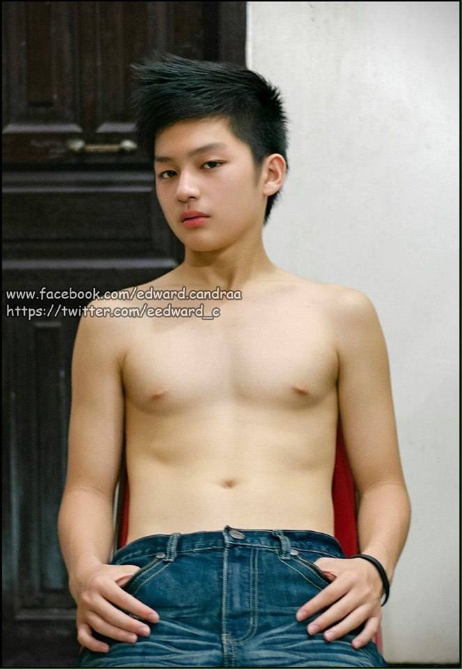 หล่อตั้งแต่เด็กเลยนะ