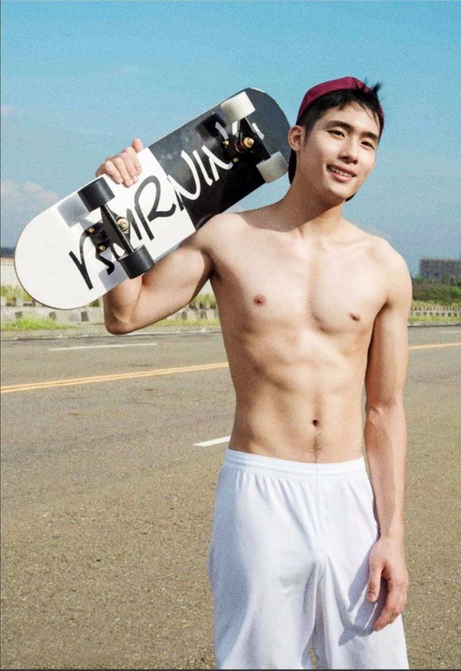 เฟซบุ๊คไม่ยอมให้ผมโพสภาพนี้