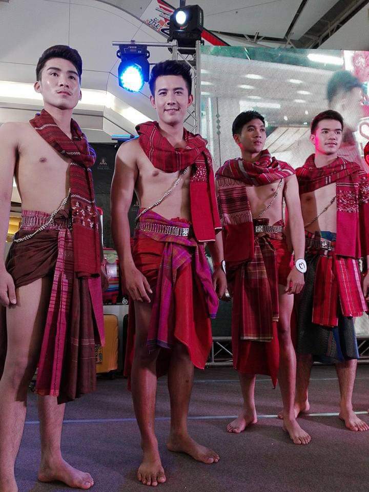 ดีต่อใจ#686น่ารัก..หนุ่มๆในชุดไทยๆ