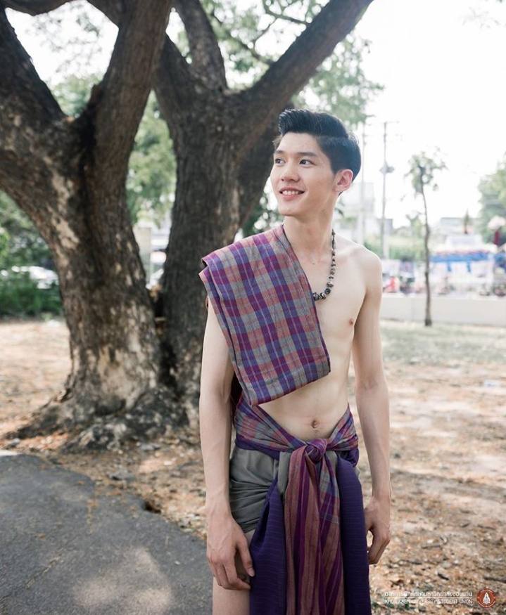 ดีต่อใจ#686น่ารัก..หนุ่มๆในชุดไทยๆ
