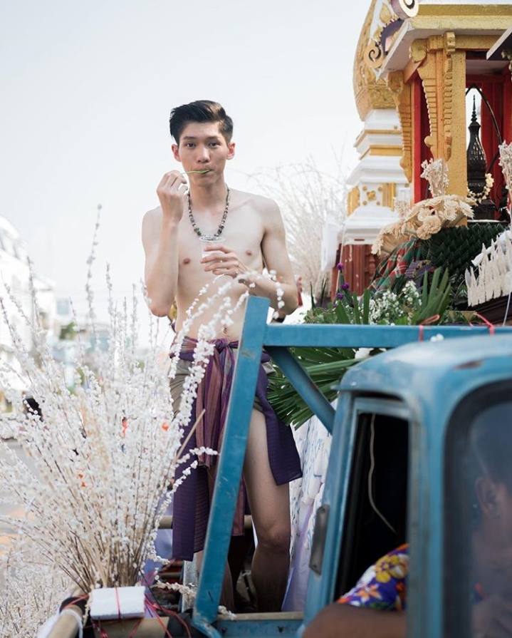 ดีต่อใจ#686น่ารัก..หนุ่มๆในชุดไทยๆ