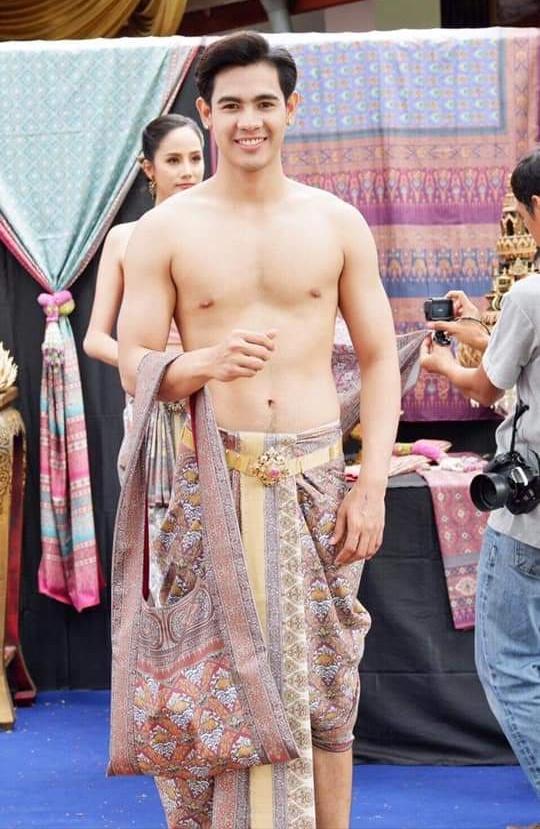 ดีต่อใจ#686น่ารัก..หนุ่มๆในชุดไทยๆ