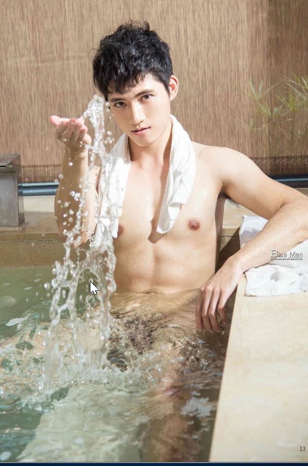 น้ำทะเลใสๆน่าเล่นจัง