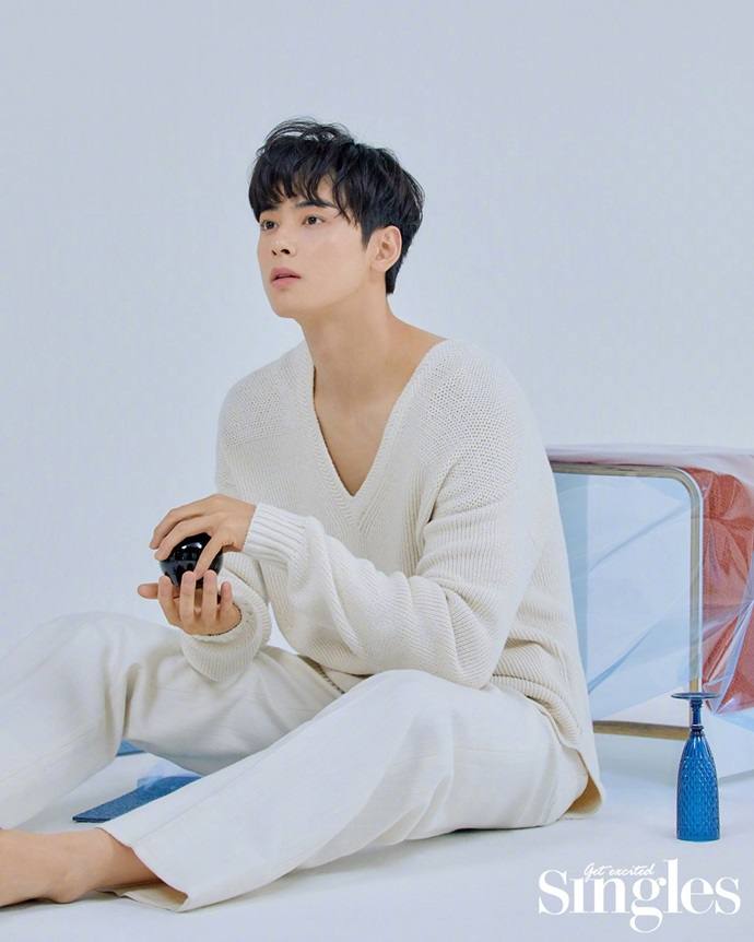 Cha Eun Woo & Shin Se Kyung @ Singles Korea July 2019