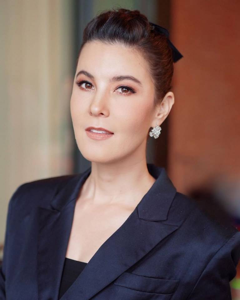ธัญ​ญ​่า​ ธัญ​ญ​า​เรศ​ เรื่อง​ แรงเงา