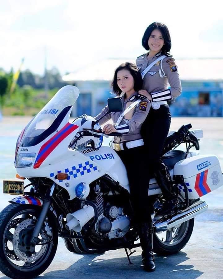 သင္​့သူငယ္​ခ်င္​း တရားခံ ​ေတြကို မန္​း႐ွင္​း​ေခၚပါ