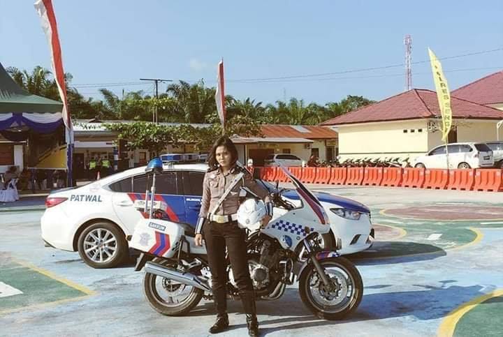သင္​့သူငယ္​ခ်င္​း တရားခံ ​ေတြကို မန္​း႐ွင္​း​ေခၚပါ