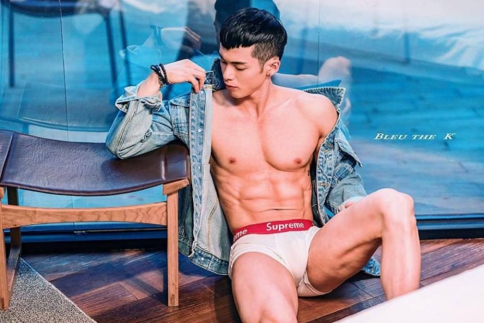 male body 162