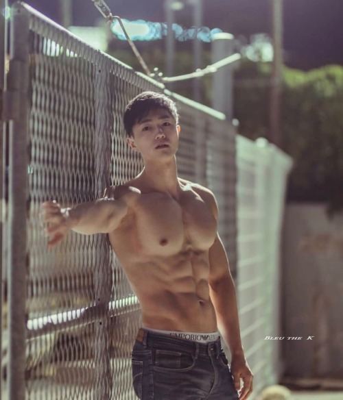 male body 162