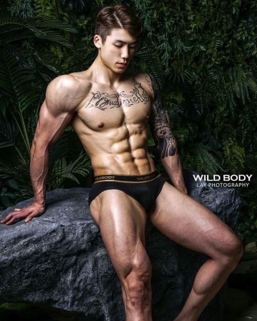 male body 162
