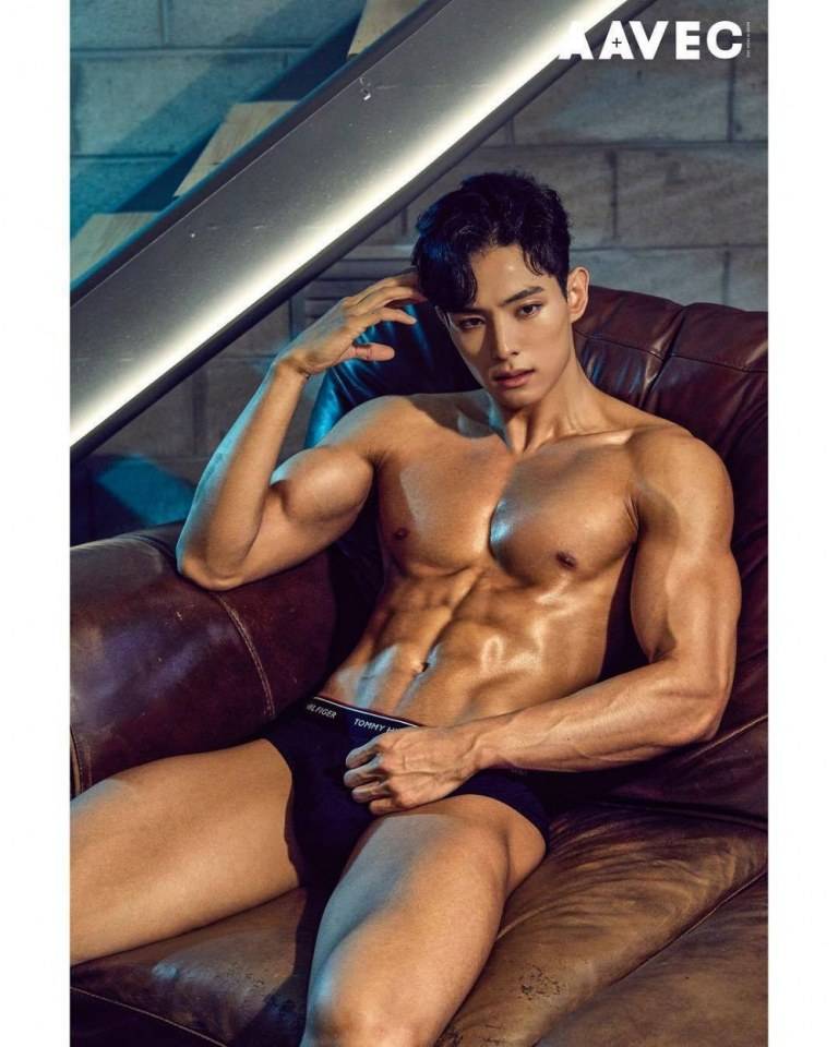 male body 164