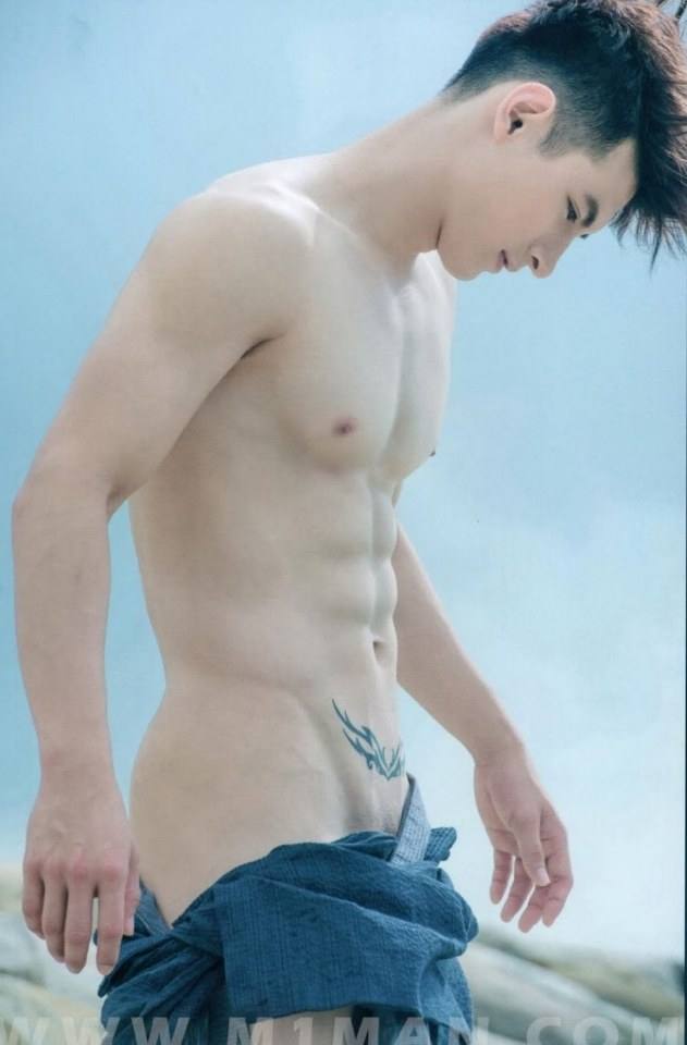 หนุ่มหล่อขึ้นปก 216