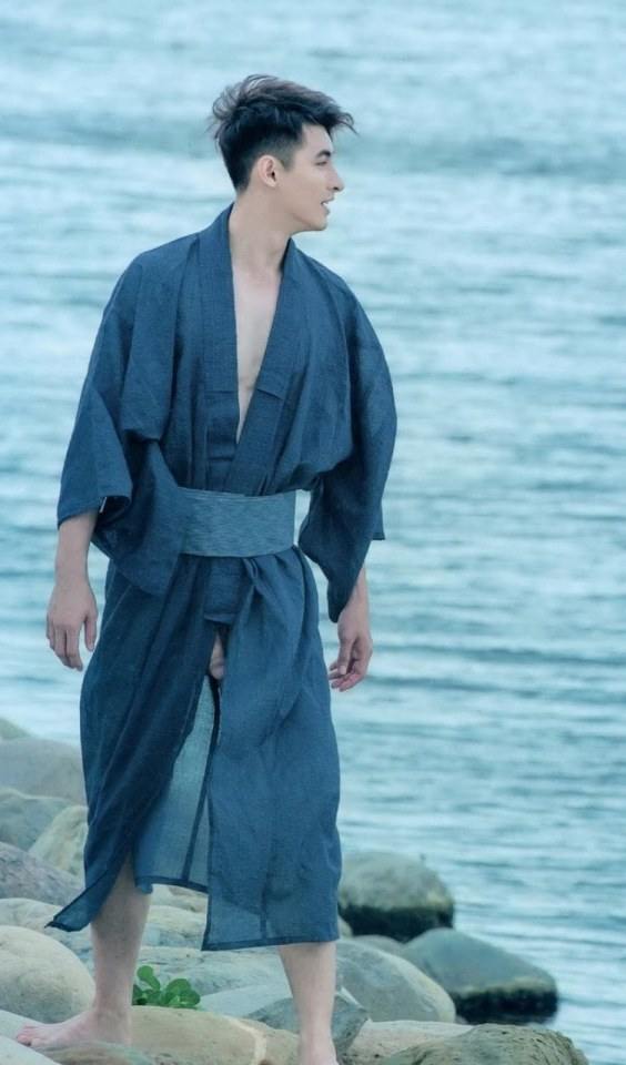 หนุ่มหล่อขึ้นปก 216