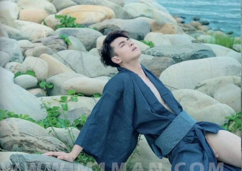 หนุ่มหล่อขึ้นปก 216