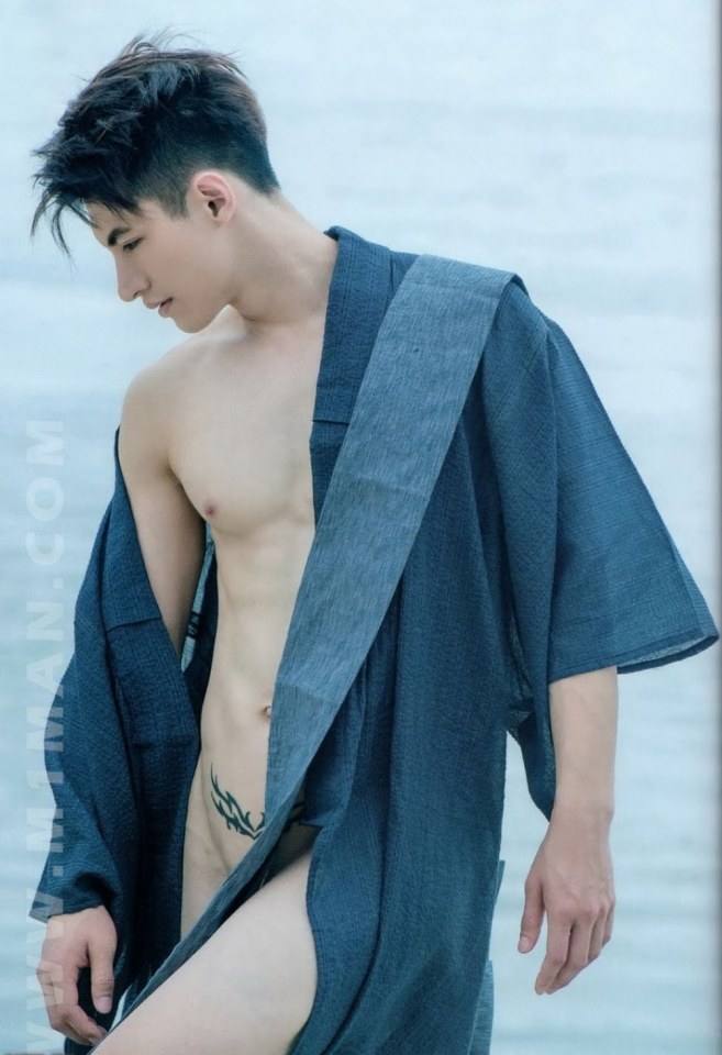 หนุ่มหล่อขึ้นปก 216