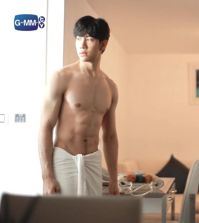 น้องม่อน หุ่นเเซ่บมว๊ากกก ในซีรีส์ Boy For Rent ผู้ชายให้เช่า